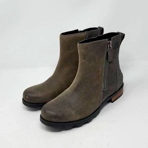 SOREL Emelie Waterproof Side Zip Booties - barely worn!!